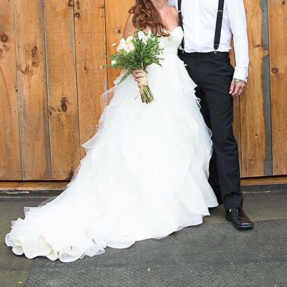 Hayley Paige “Sophie” wedding dress. Sample size - Picture 5 of 7